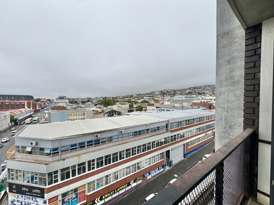 2 Bedroom Property for Sale in Woodstock Western Cape